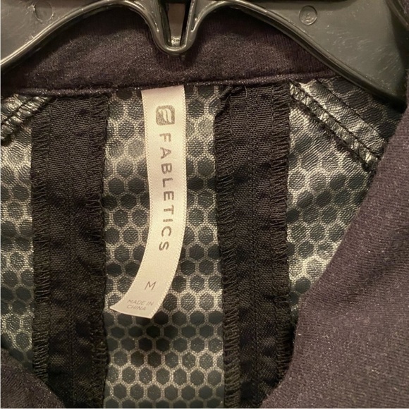 Fabletics Lightweight Corbet Zip Up Black Soft Shell Jacket Women’s Size M - Picture 3 of 14